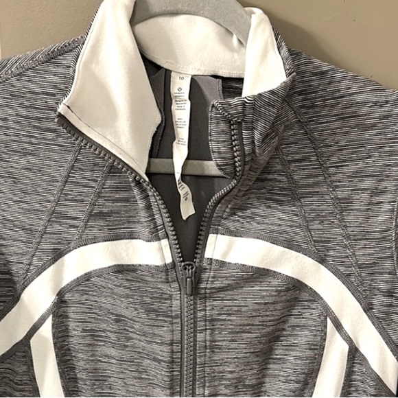 Lululemon jacket - Picture 4 of 5